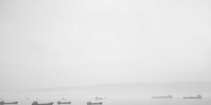 Wi-Fi 7革命：深度解析MLO与320MHz信道如何颠覆万兆无线网络运维与部署